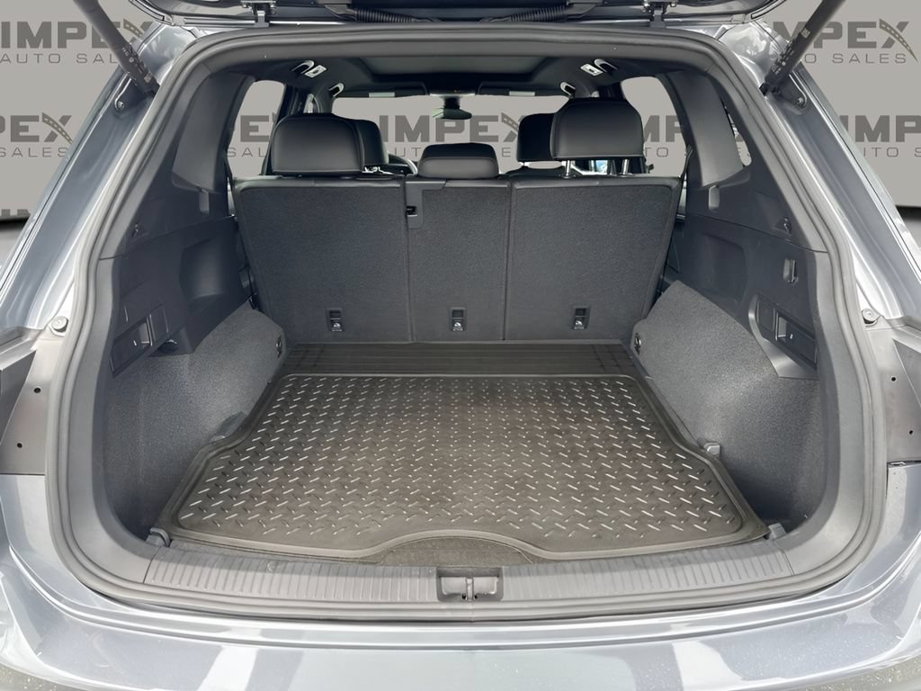 Used 2022 Volkswagen Tiguan SE R-Line AWD/4WD image 29
