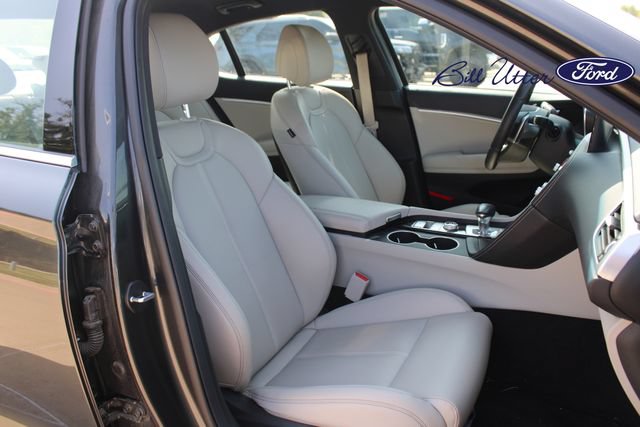 Used 2023 Genesis G70 2.0T RWD image 11