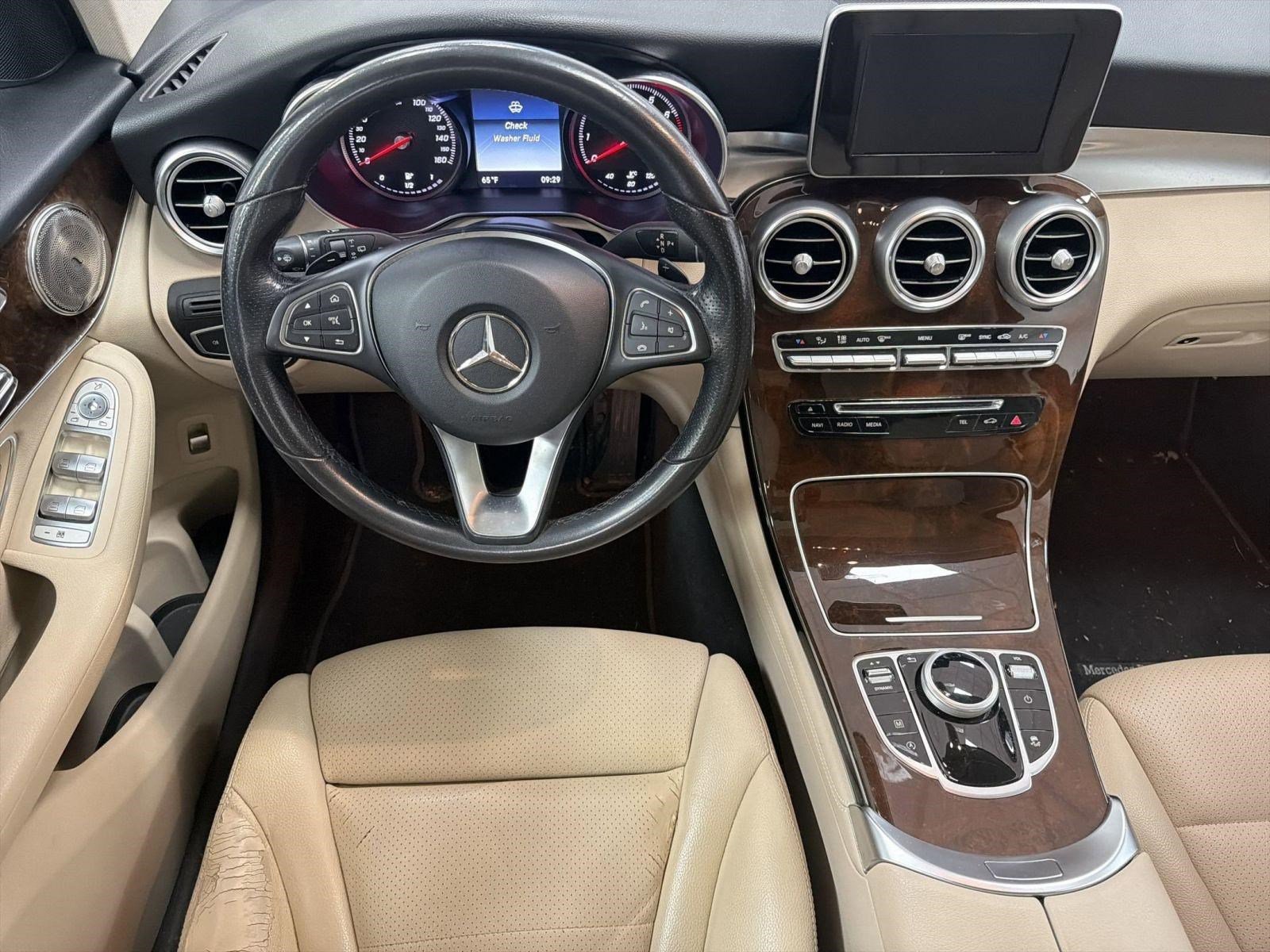 Used 2017 Mercedes-Benz GLC 300 4MATIC image 28