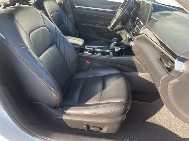 Used 2024 Nissan Altima 2.5 SR image 16