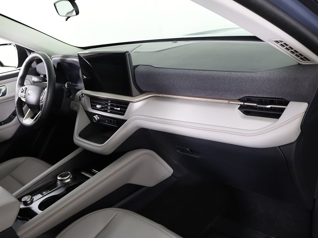Used 2025 Ford Explorer Active w/ Active Comfort Package AWD/4WD image 27