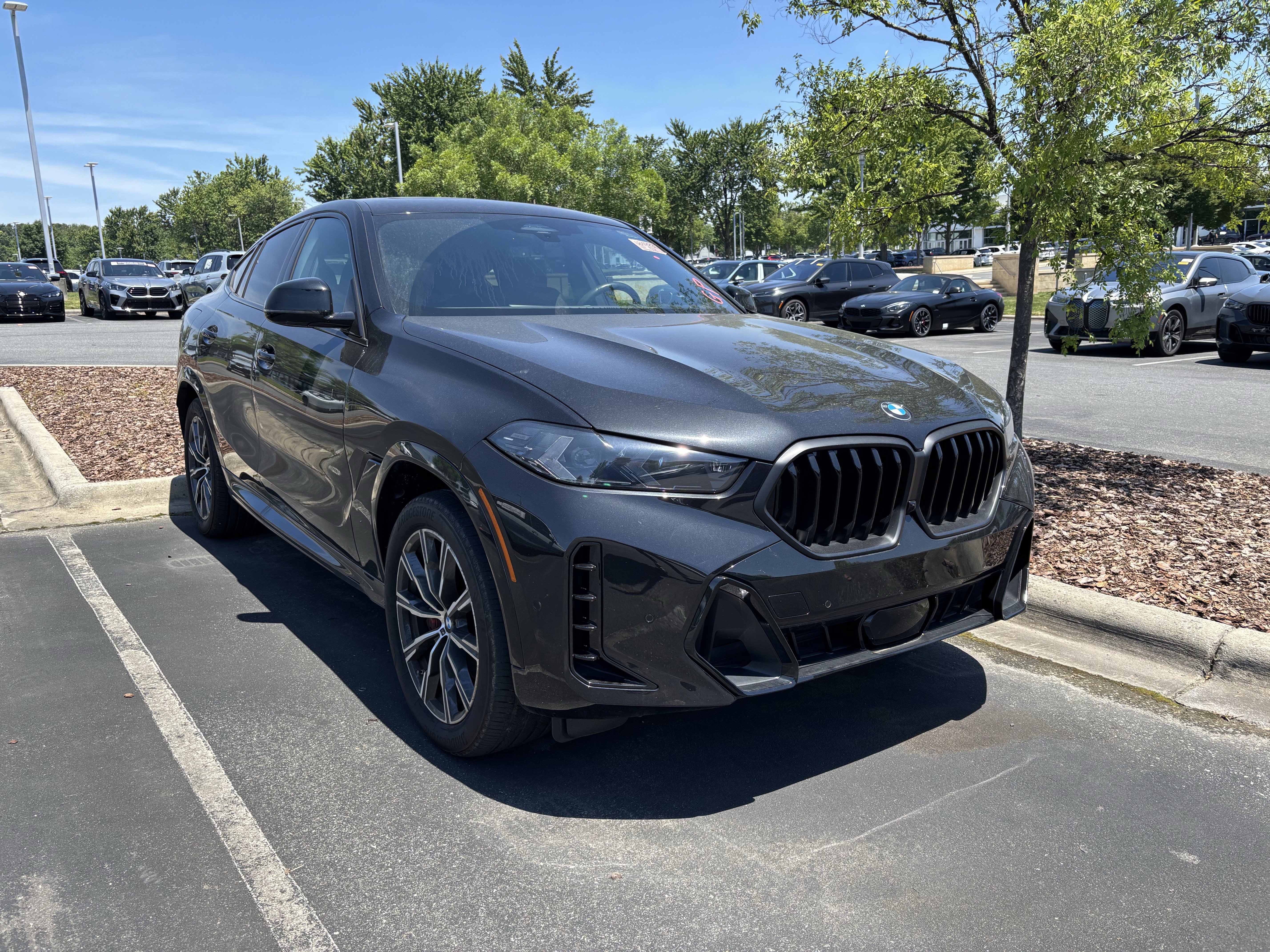 Used 2025 BMW X6 xDrive40i w/ Executive Package AWD/4WD image 2