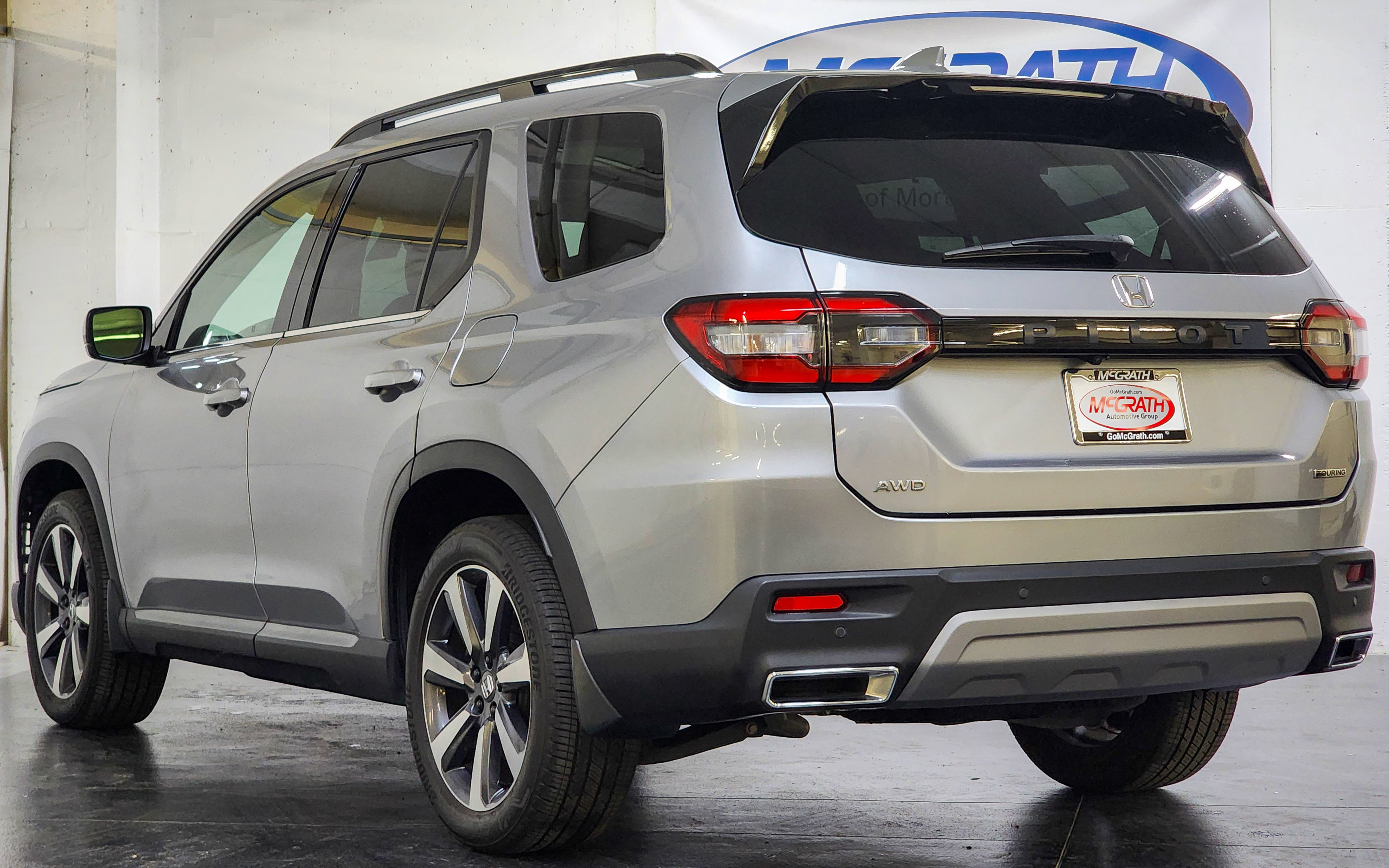 Used 2024 Honda Pilot Touring image 10