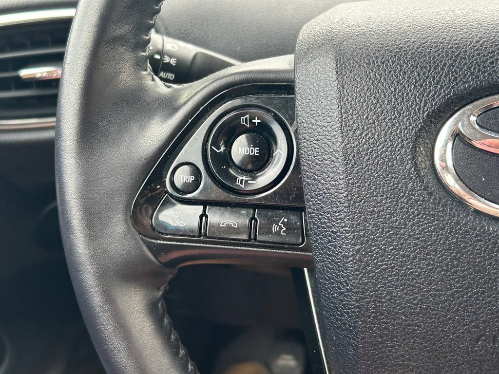 Certified 2021 Toyota Prius XLE FWD image 33