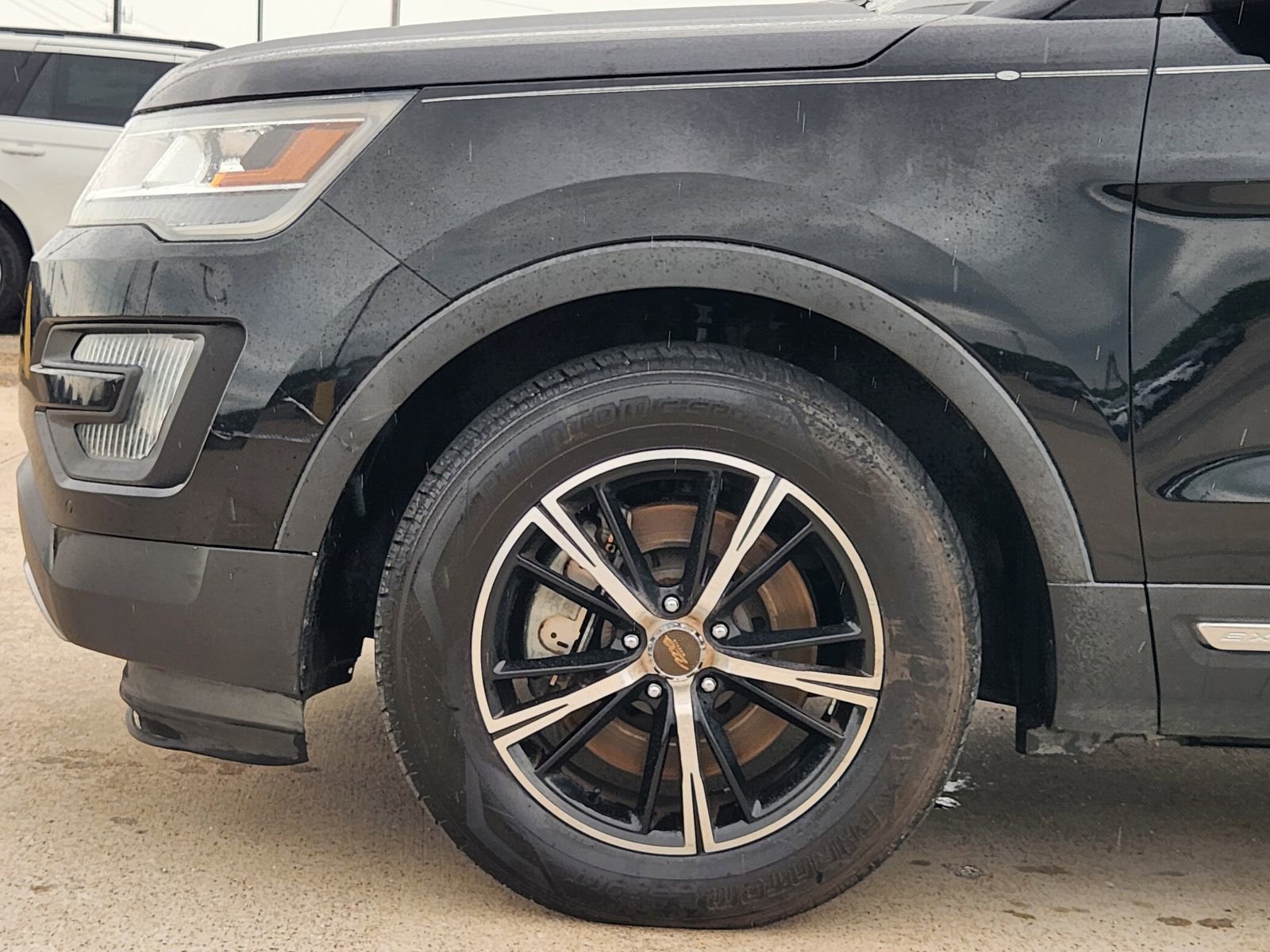 Used 2016 Ford Explorer XLT w/ Equipment Group 202A FWD image 9