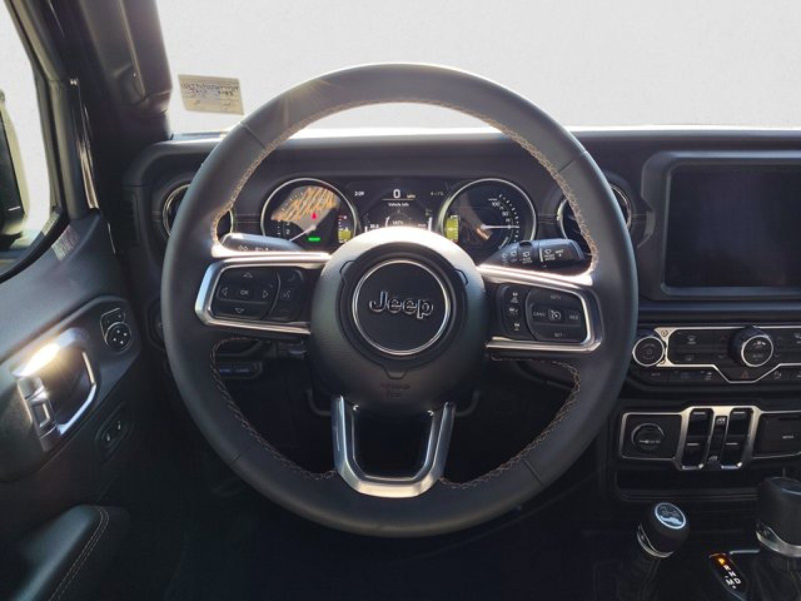 Used 2023 Jeep Wrangler Unlimited Sahara AWD/4WD image 15