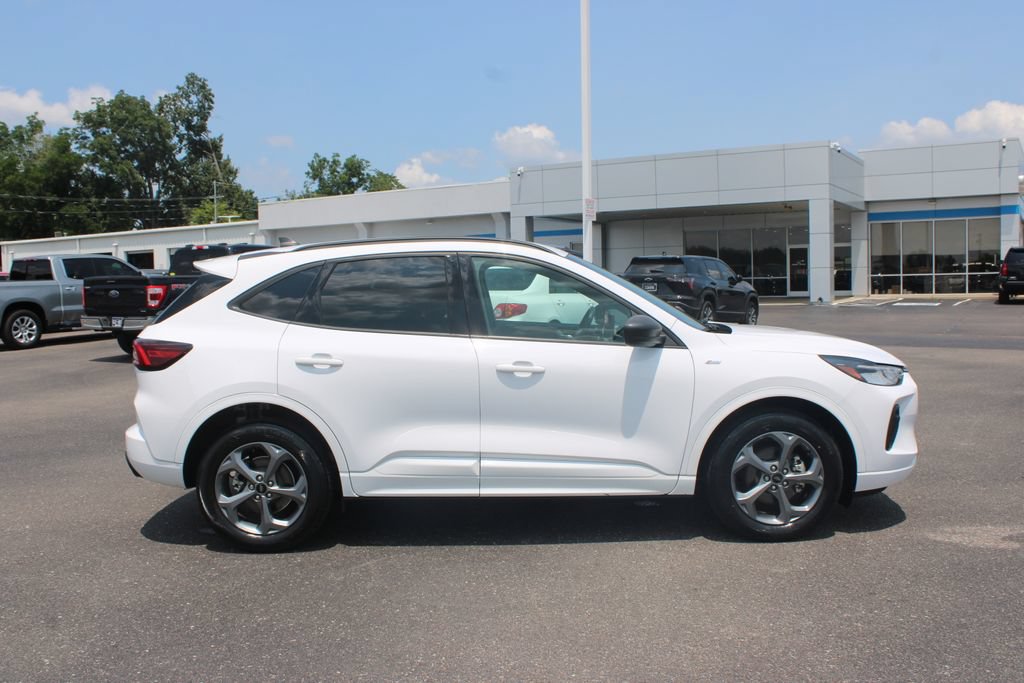 Used 2023 Ford Escape ST-Line w/ Tech Pack #1 AWD/4WD image 11