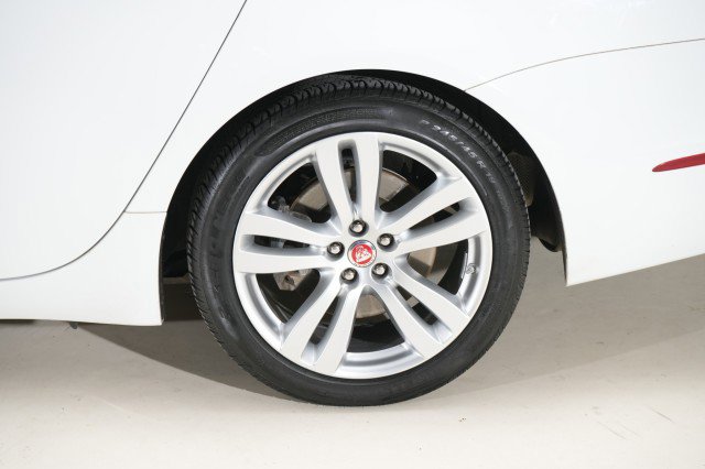 Used 2016 Jaguar XJ L Portfolio image 26