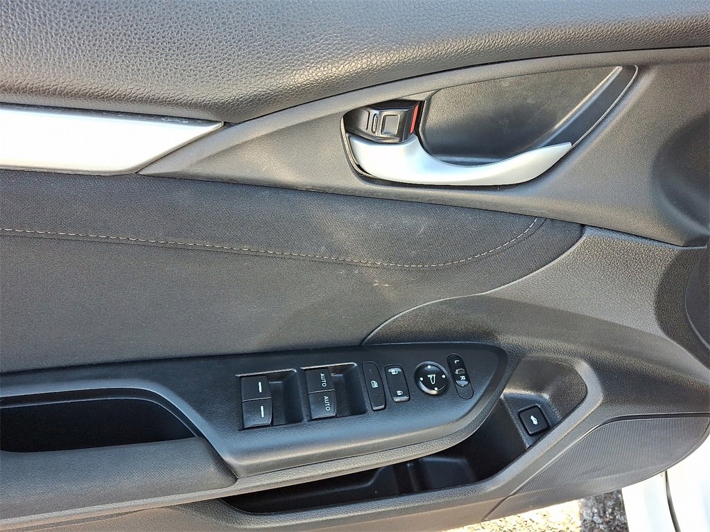 Used 2020 Honda Civic EX image 12