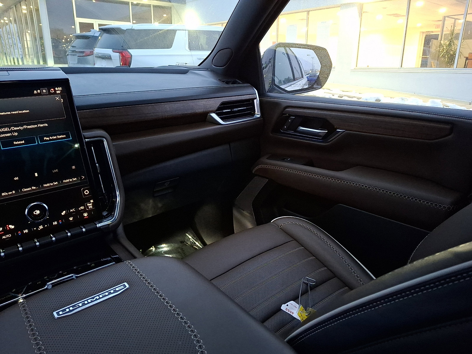 Certified 2025 GMC Yukon XL Denali Ultimate w/ LPO, Illumination Package image 16