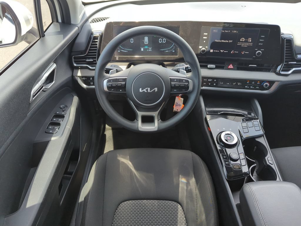 Used 2025 Kia Sportage LX FWD image 14