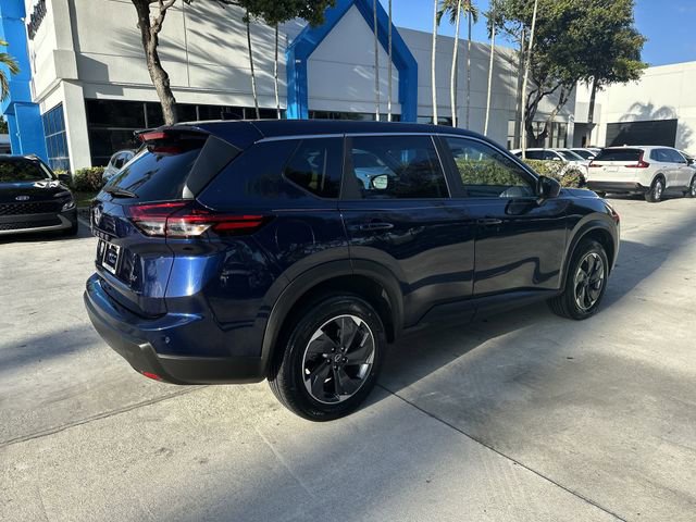 Used 2024 Nissan Rogue SV image 40