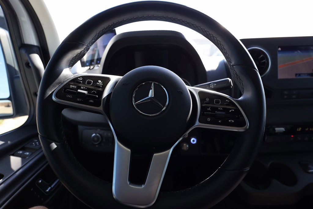 Used 2023 Mercedes-Benz Sprinter 3500 image 18