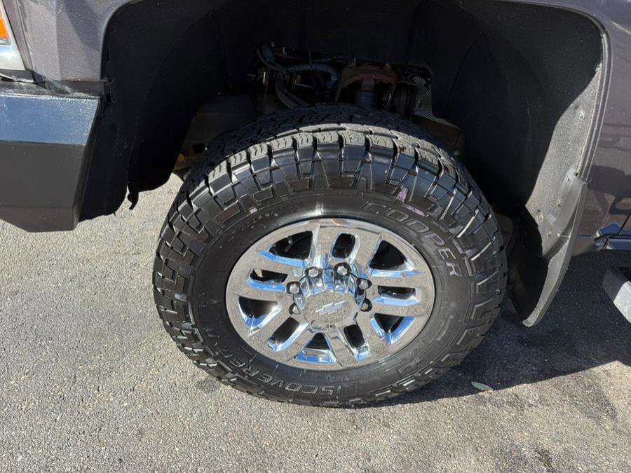 Used 2016 Chevrolet Silverado 2500 LTZ w/ LTZ Plus Package image 4
