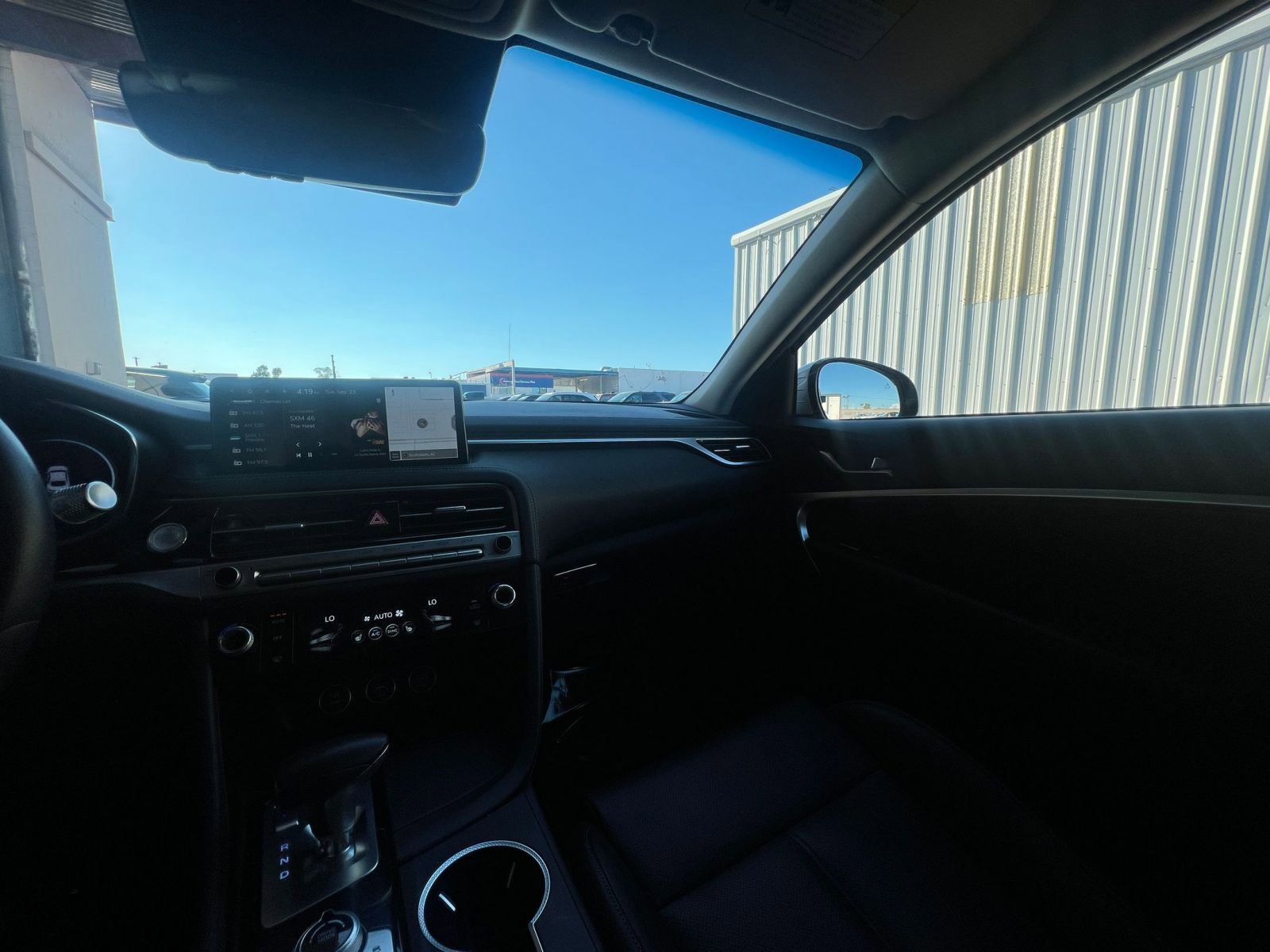 Used 2025 Genesis G70 2.5T image 35