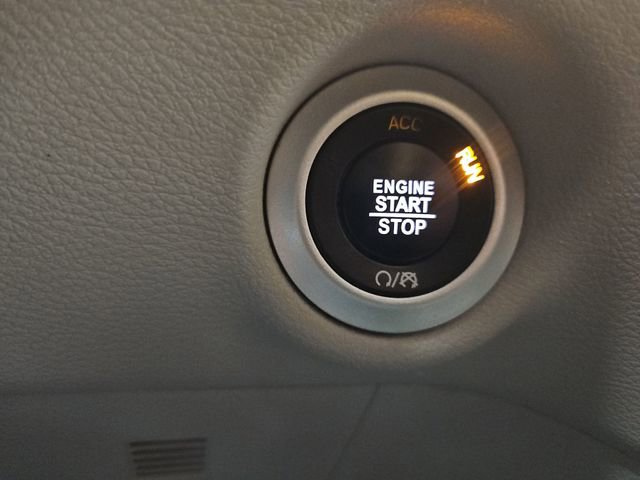 Used 2023 Chrysler Pacifica Touring-L FWD image 53
