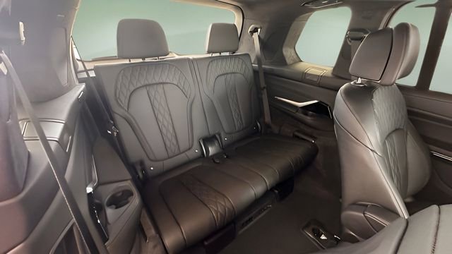 Used 2026 BMW X7 M60i image 33