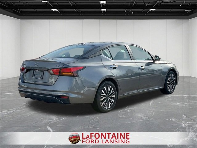 Used 2024 Nissan Altima 2.5 SV image 5