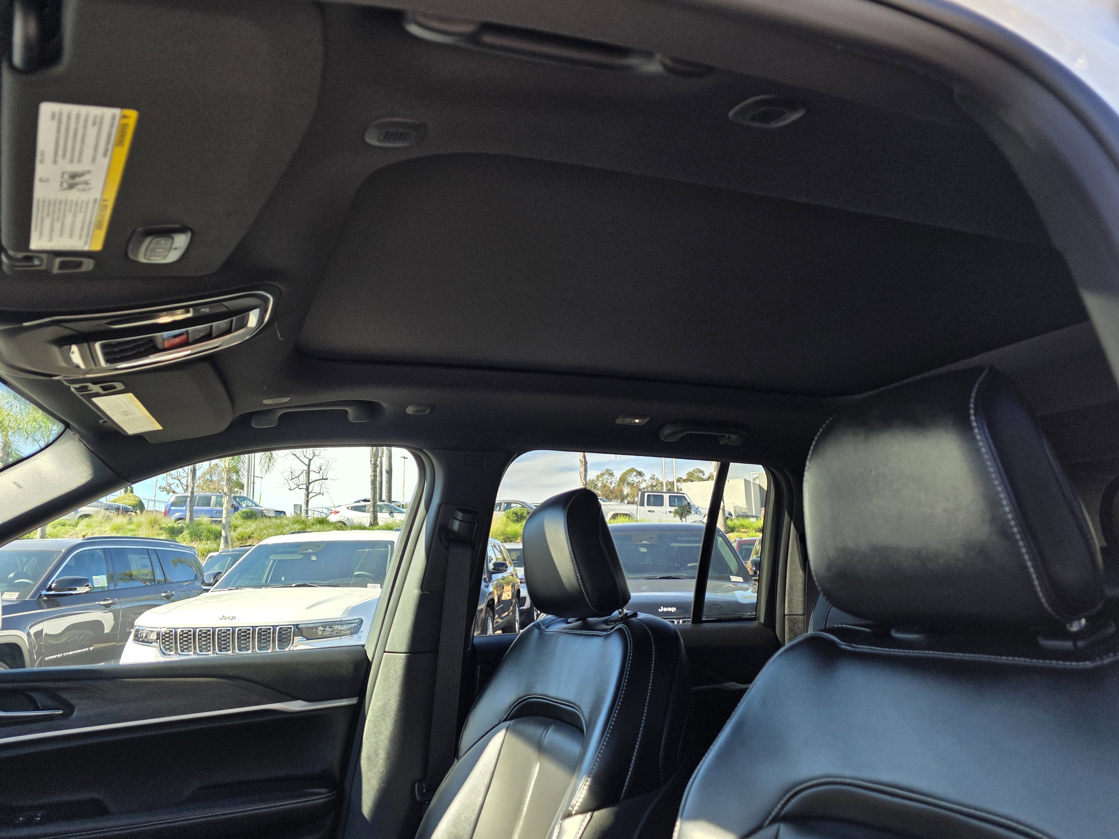 New 2025 Jeep Grand Cherokee Limited image 18