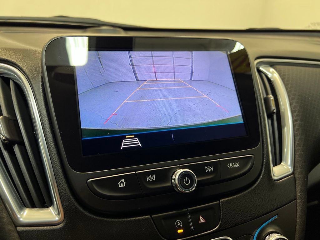 Used 2020 Chevrolet Malibu LT FWD image 26
