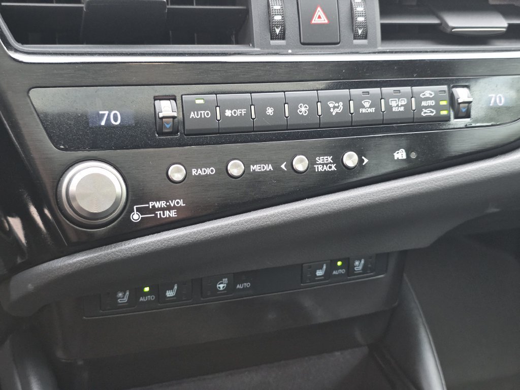 Certified 2024 Lexus ES 300h F Sport FWD image 28