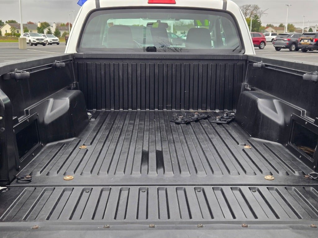 Used 2017 Toyota Tacoma SR RWD image 13