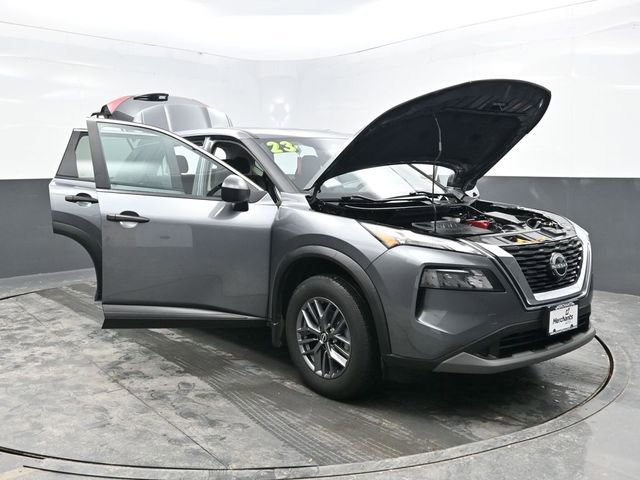 Used 2023 Nissan Rogue S image 38