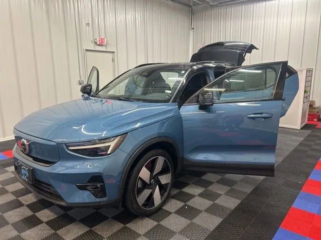 Used 2023 Volvo XC40 Recharge Ultimate w/ Protection Package Premier AWD/4WD image 14