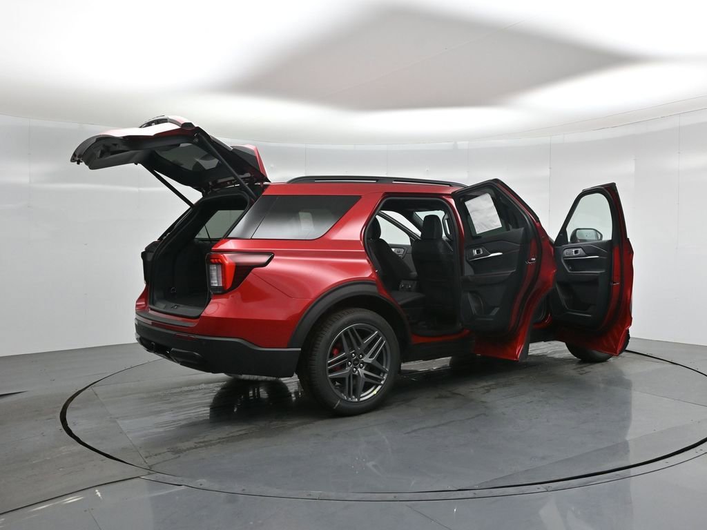 New 2026 Ford Explorer ST-Line w/ ST-Line Street Pack image 5