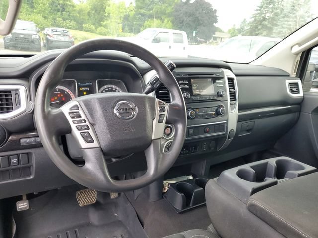 Used 2017 Nissan Titan SV AWD/4WD image 14