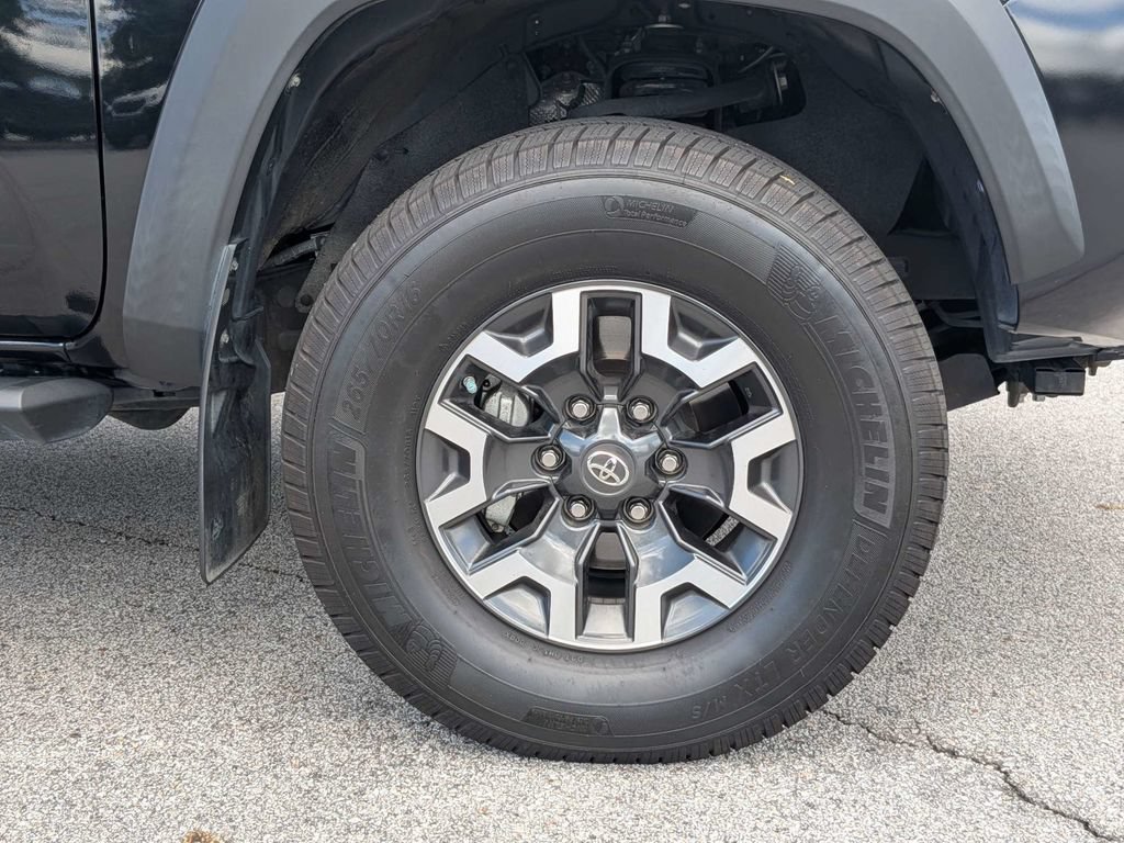 Used 2020 Toyota Tacoma TRD Off-Road AWD/4WD image 11