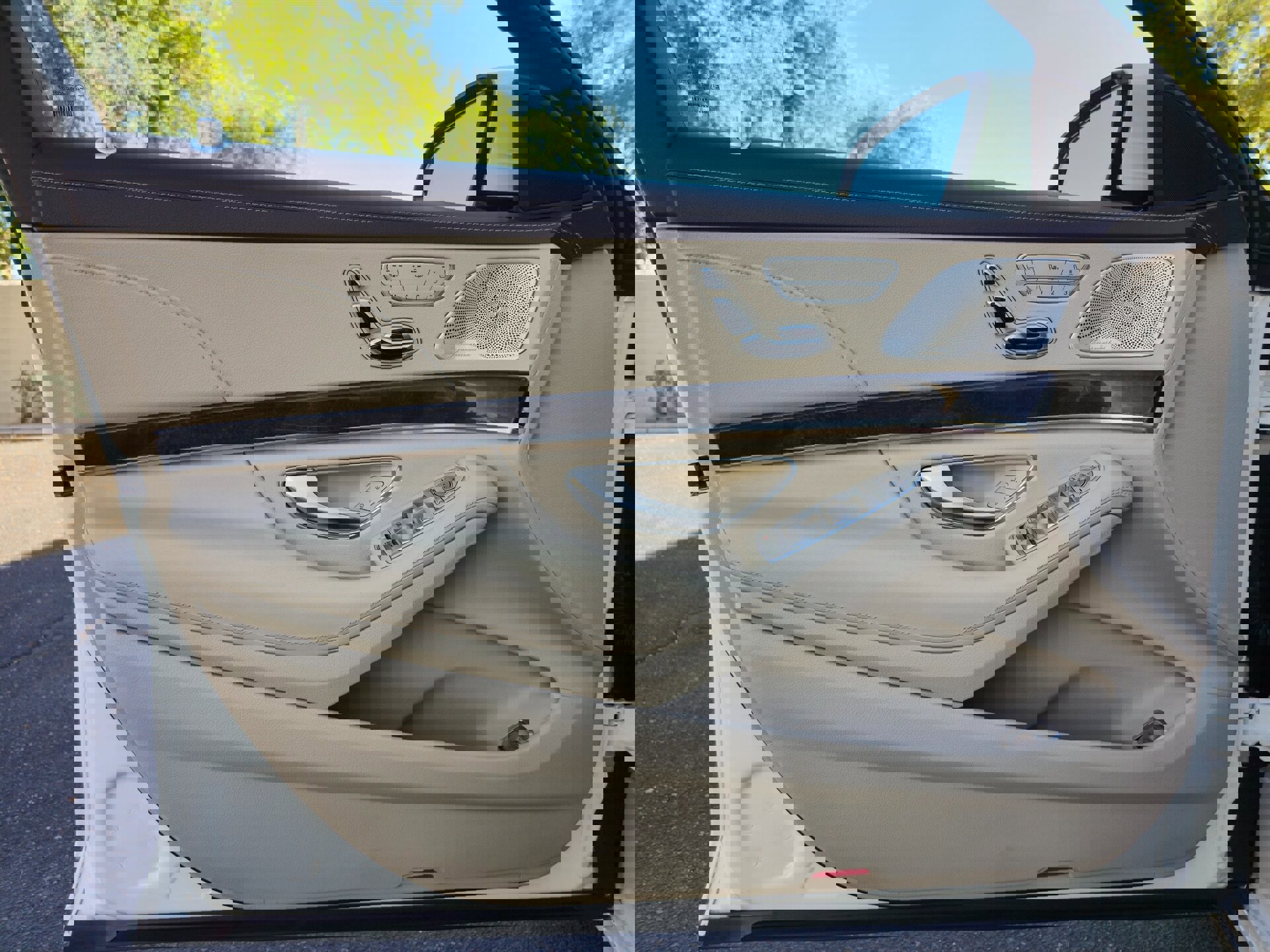 Used 2019 Mercedes-Benz S 560 Sedan image 12