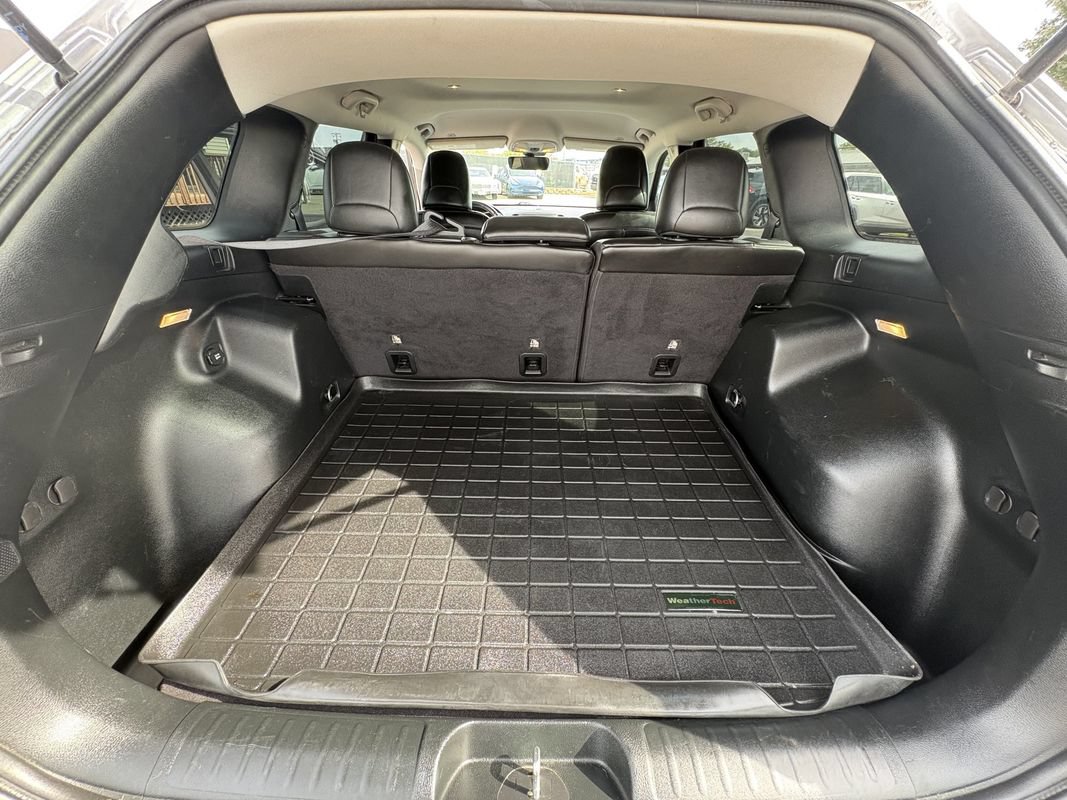 Used 2019 Jeep Cherokee Trailhawk AWD/4WD image 29