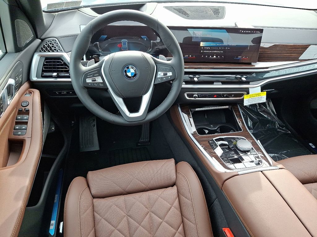 Used 2026 BMW X5 xDrive50e image 2