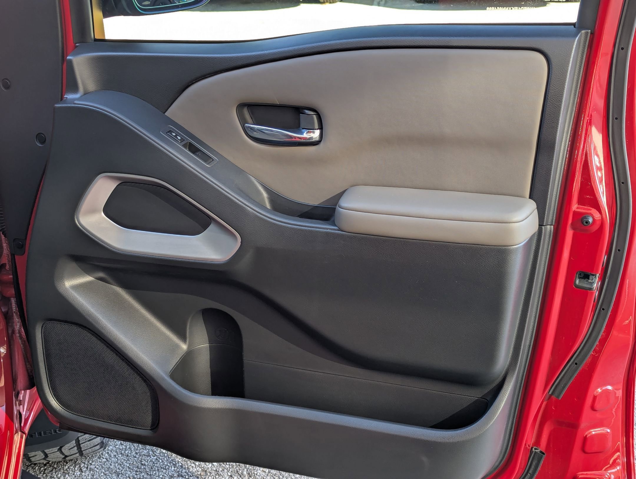 Used 2022 Nissan Frontier SV w/ Technology Package image 28