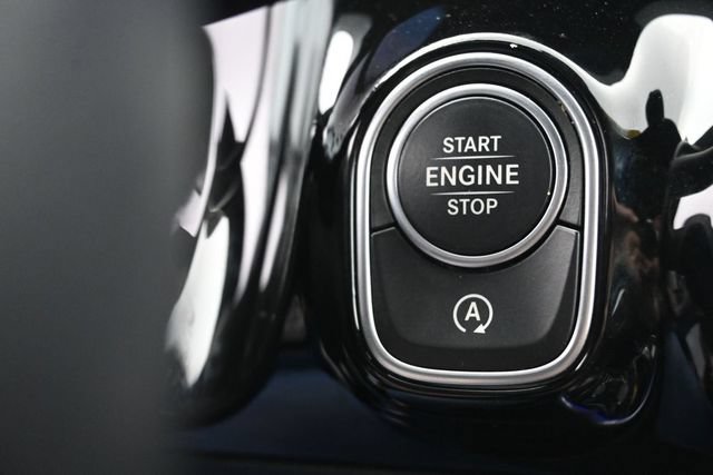 Used 2025 Mercedes-Benz GLA 250 4MATIC image 23