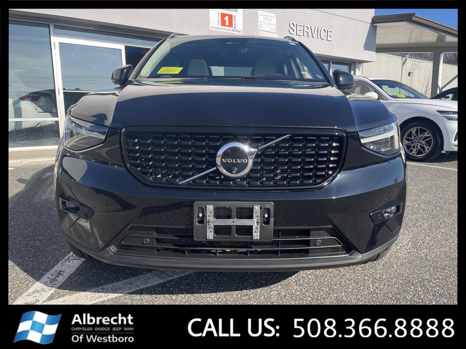 Used 2024 Volvo XC40 B5 Ultimate w/ Climate Package AWD/4WD image 8