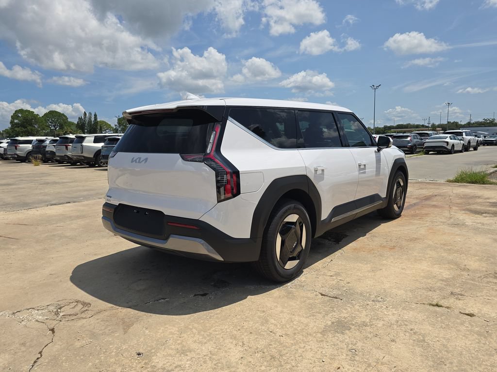 New 2026 Kia EV9 Light RWD image 8