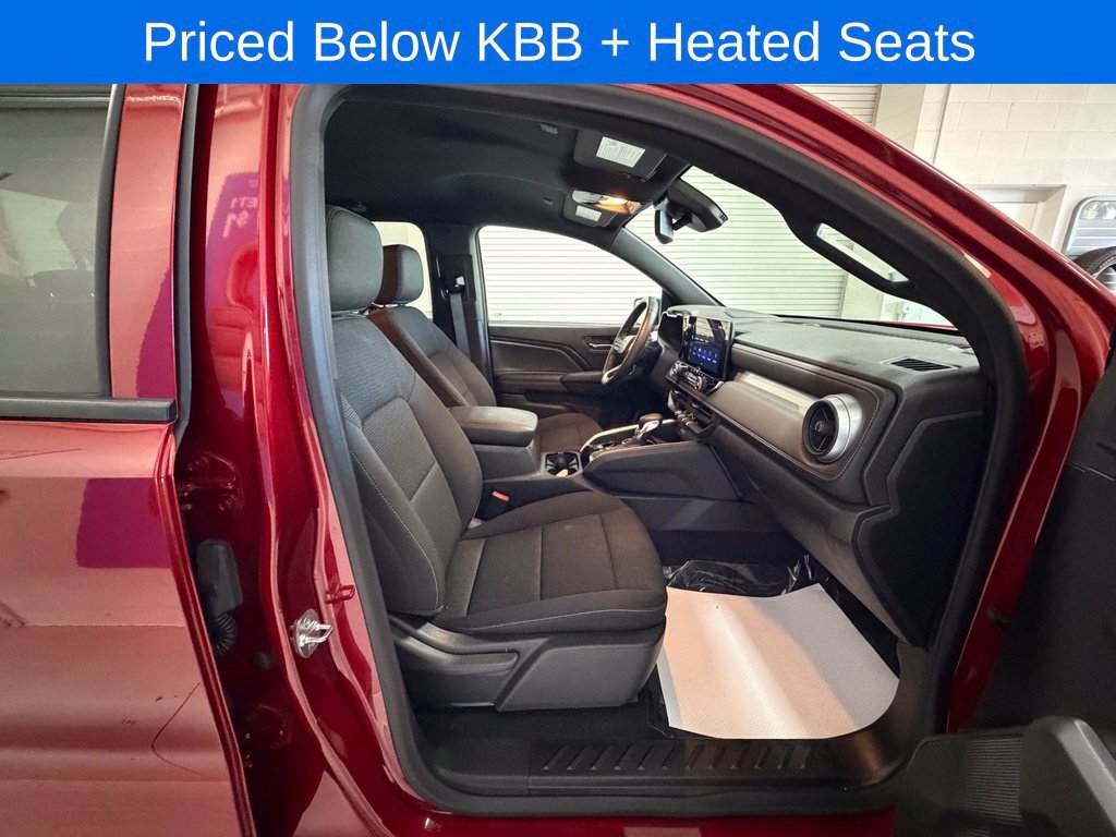 Used 2025 Chevrolet Colorado LT AWD/4WD image 21