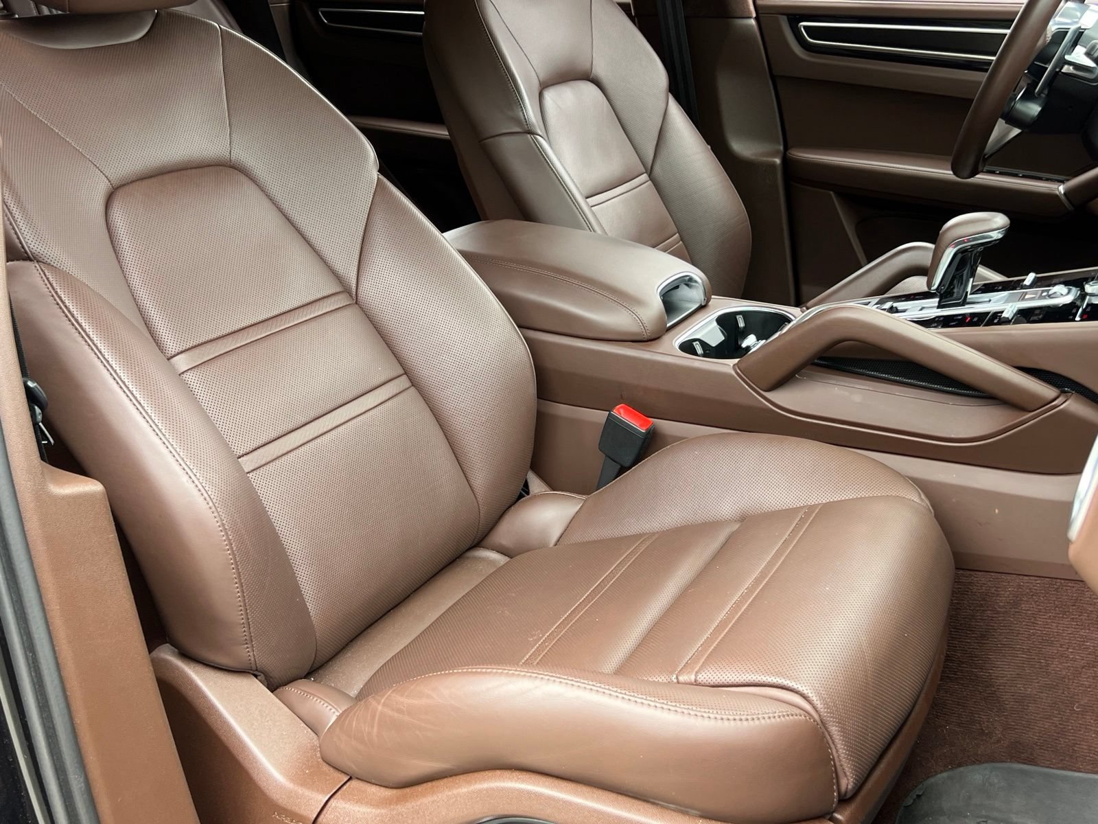 Certified 2021 Porsche Cayenne GTS AWD/4WD image 18