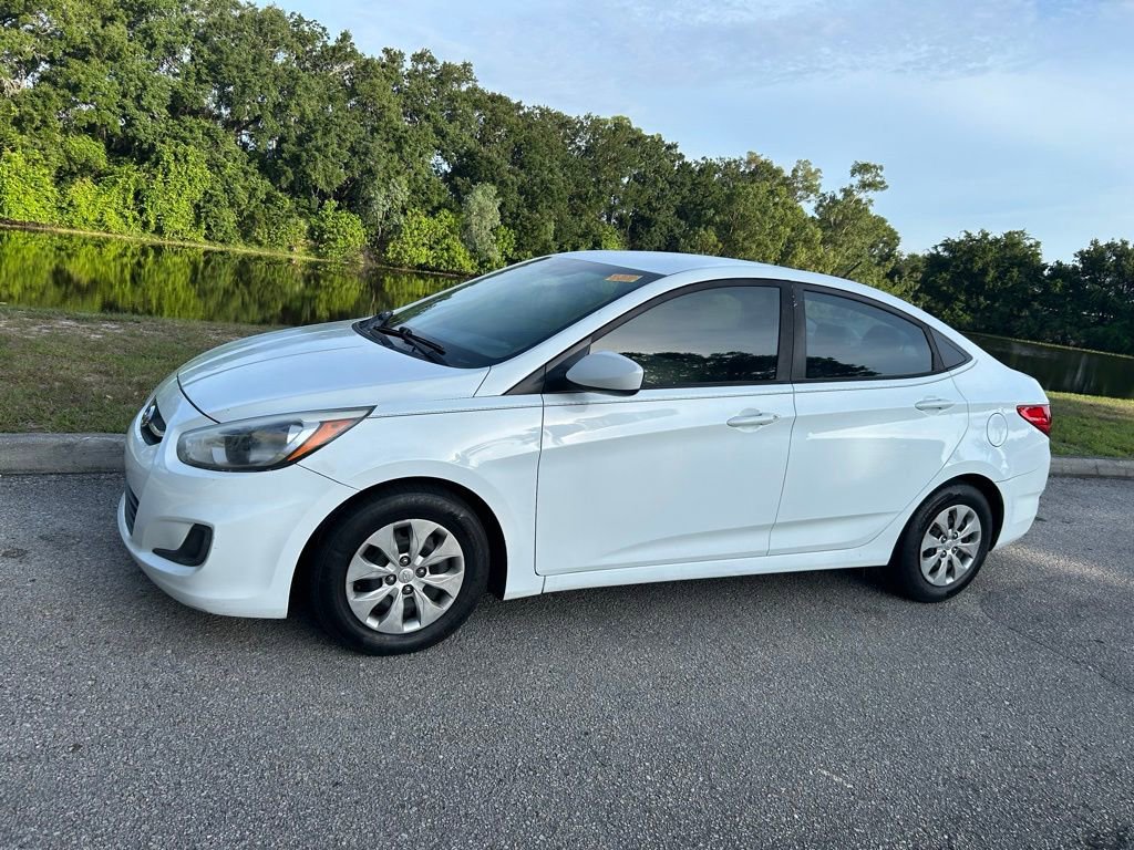 Used 2016 Hyundai Accent SE FWD image 2