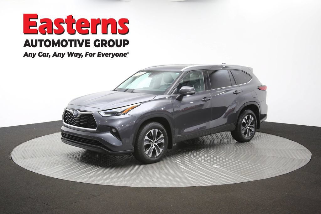 Used 2022 Toyota Highlander XLE AWD/4WD image 58
