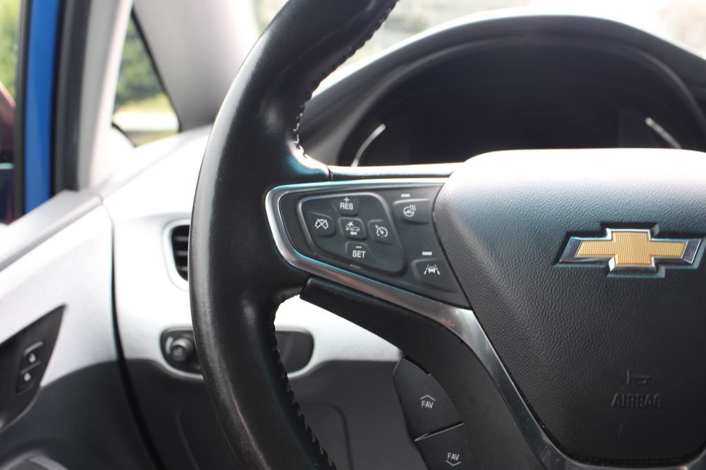 Used 2021 Chevrolet Bolt Premier w/ Infotainment Package FWD image 18