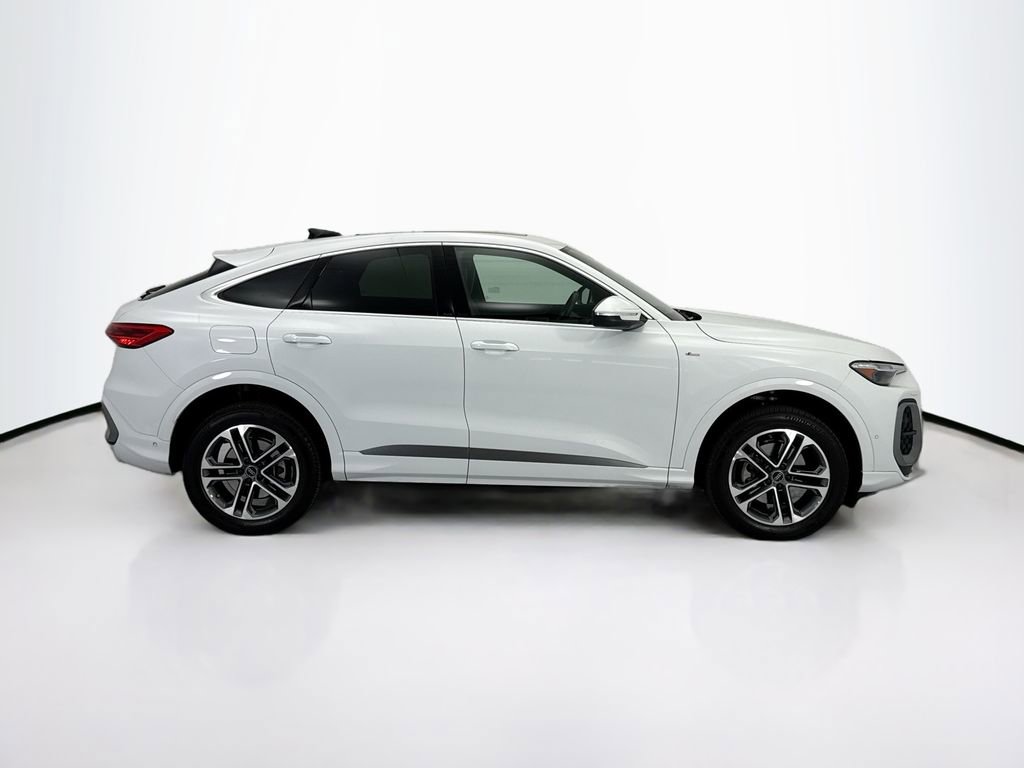 Certified 2025 Audi Q5 Premium Plus w/ Premium Plus image 4