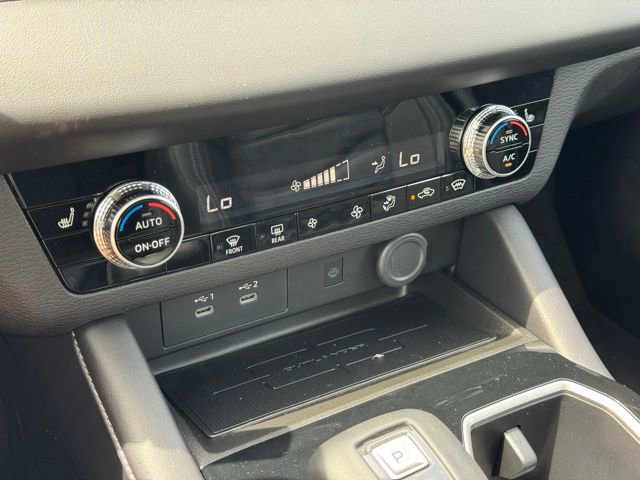 New 2025 Mitsubishi Outlander AWD image 30