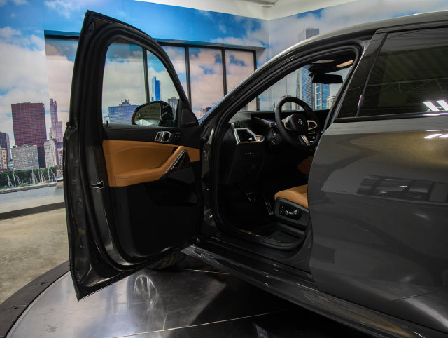 New 2027 BMW X6 xDrive40i w/ Executive Package AWD/4WD image 13