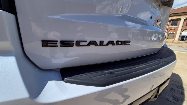 New 2026 Cadillac Escalade Platinum Sport w/ LPO, ONYX Package AWD/4WD image 35