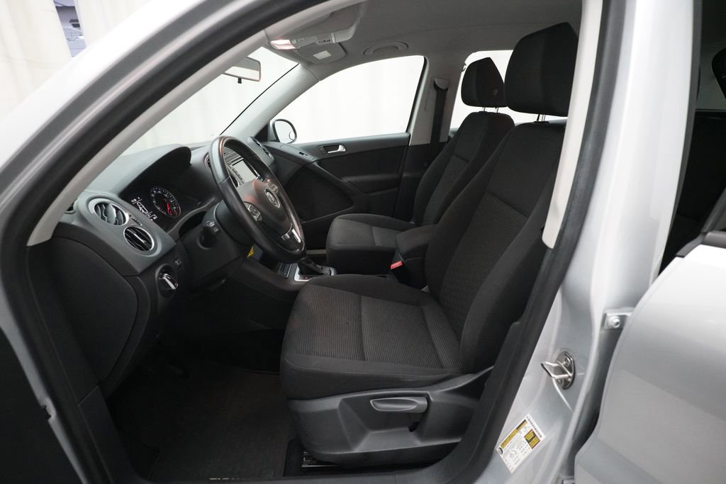 Used 2015 Volkswagen Tiguan S AWD/4WD image 7