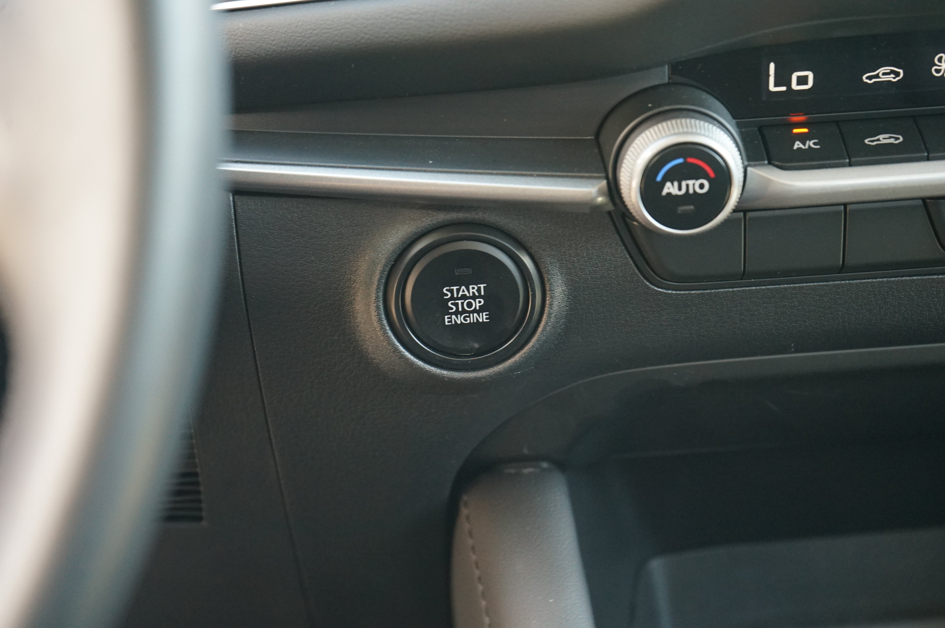 Certified 2025 MAZDA MAZDA3 s FWD image 24