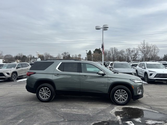 Used 2022 Chevrolet Traverse LT image 4